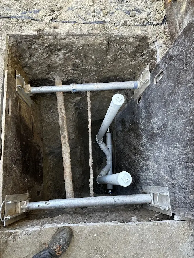 Experienced plumber completing Drain Cleaning work in Prairie View